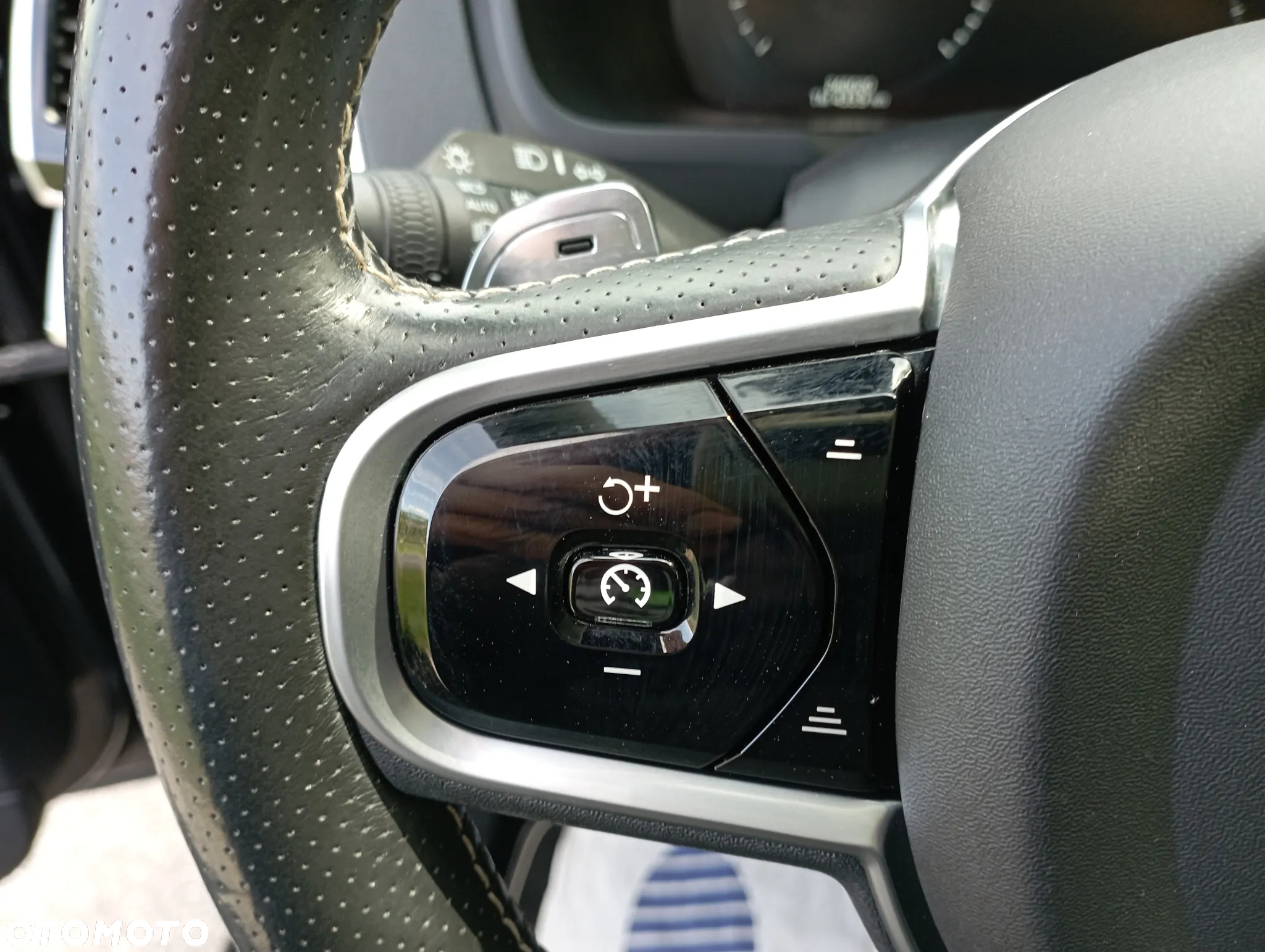 Volvo XC 90 D5 AWD Geartronic RDesign - 30
