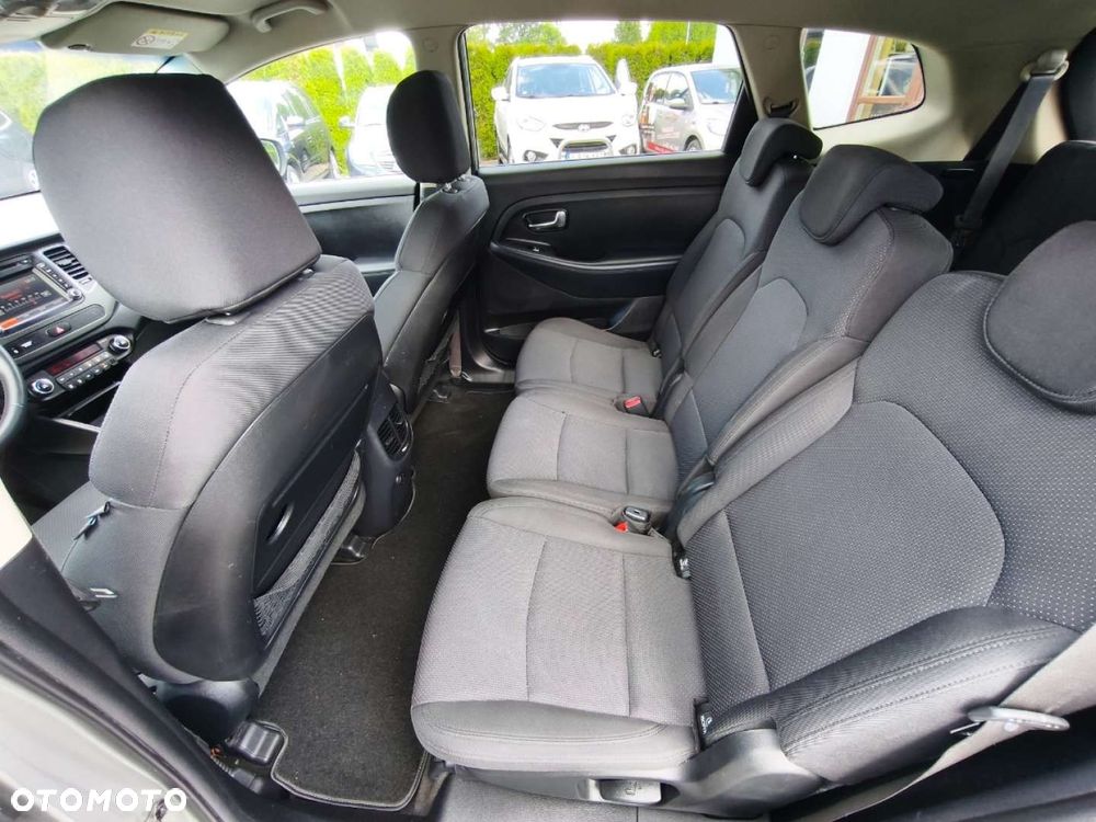 Kia Carens - 15