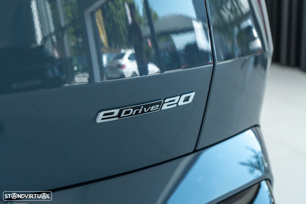 BMW iX2 eDrive20 Pack Desportivo M - 13
