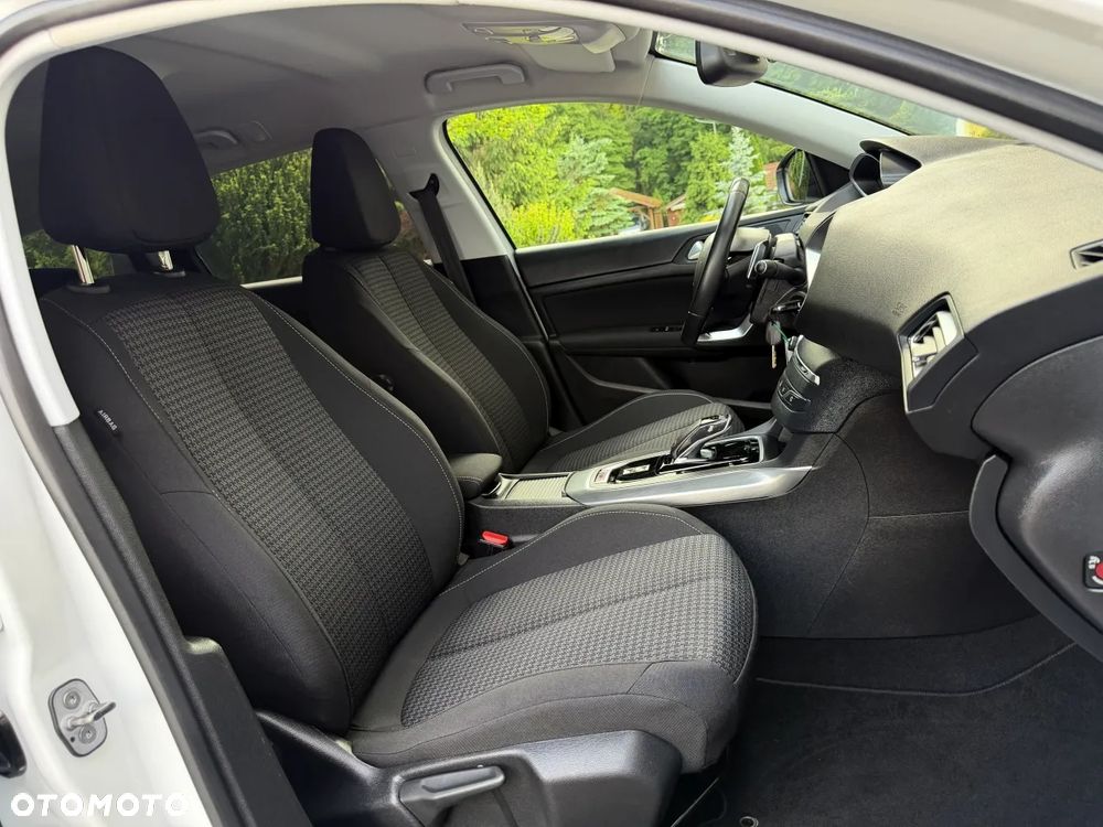 Peugeot 308 1.5 BlueHDi Allure Pack S&S EAT8 - 24