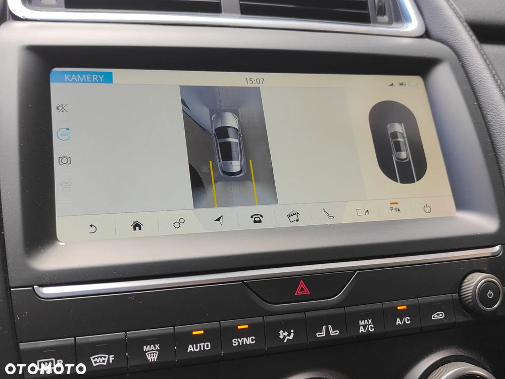 Jaguar E-Pace 2.0 P300 mHEV AWD 300 Sport - 31