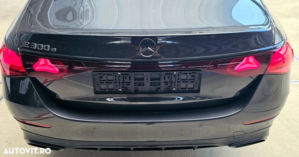 Mercedes-Benz E 300 9G-TRONIC AMG Line - 41