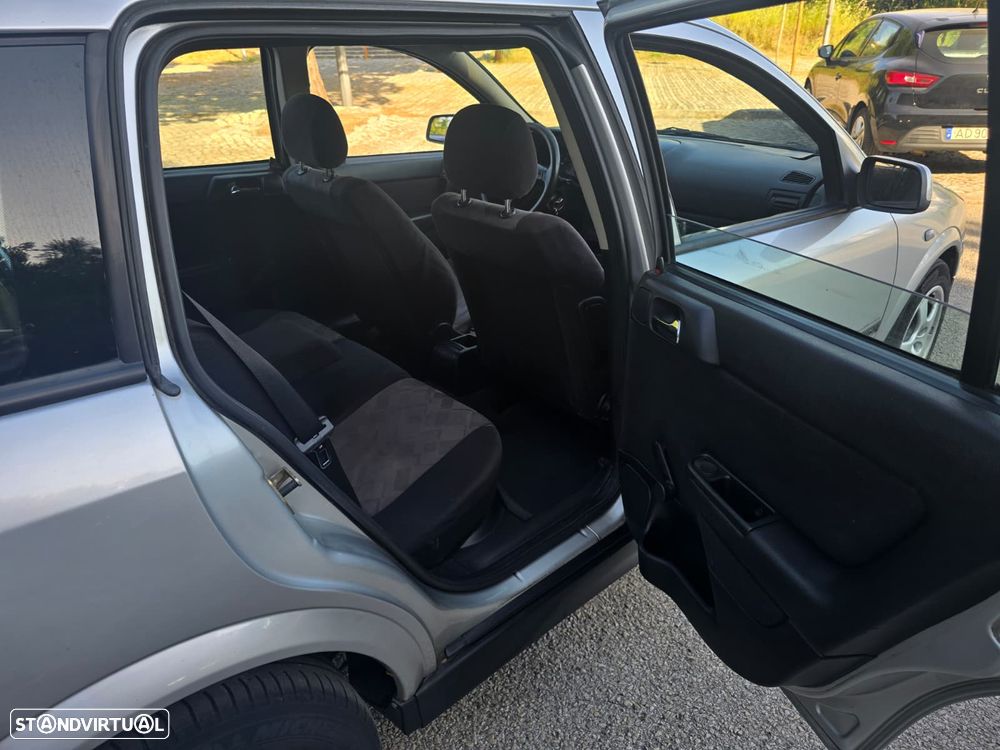 Opel Astra Caravan 2.0 DTi Club - 10