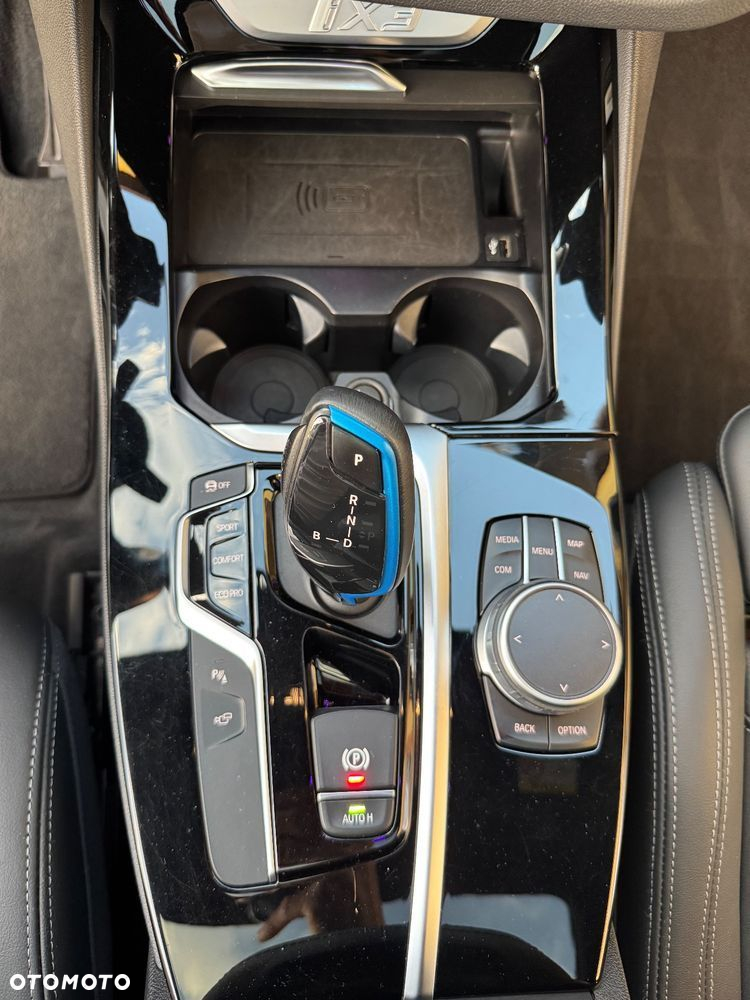 BMW iX3 80kWh Impressive - 31