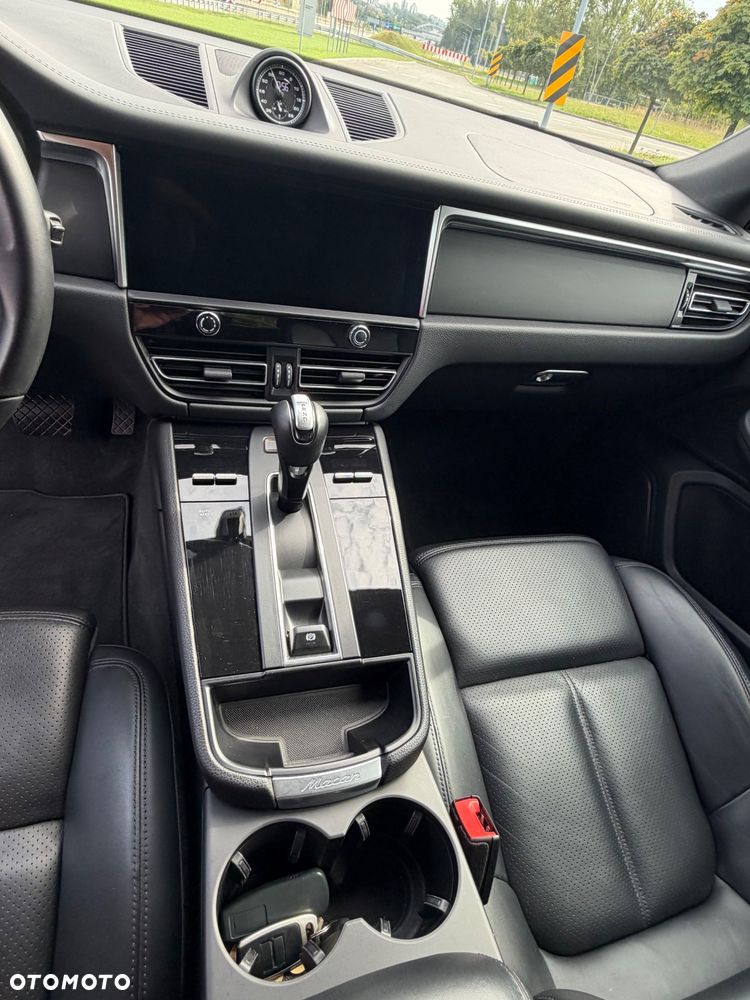 Porsche Macan T - 18