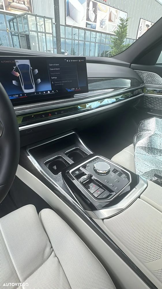 BMW Seria 7 740d xDrive MHEV - 25