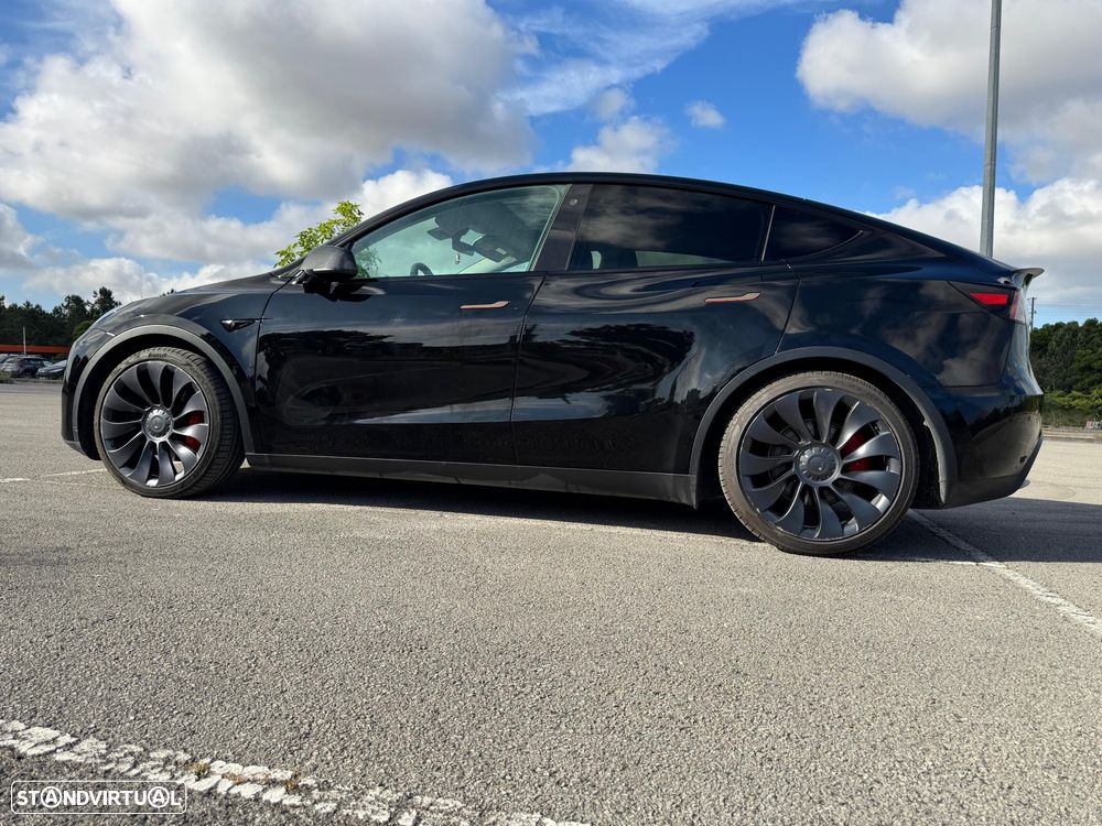 Tesla Model Y Performance Dual Motor AWD - 12