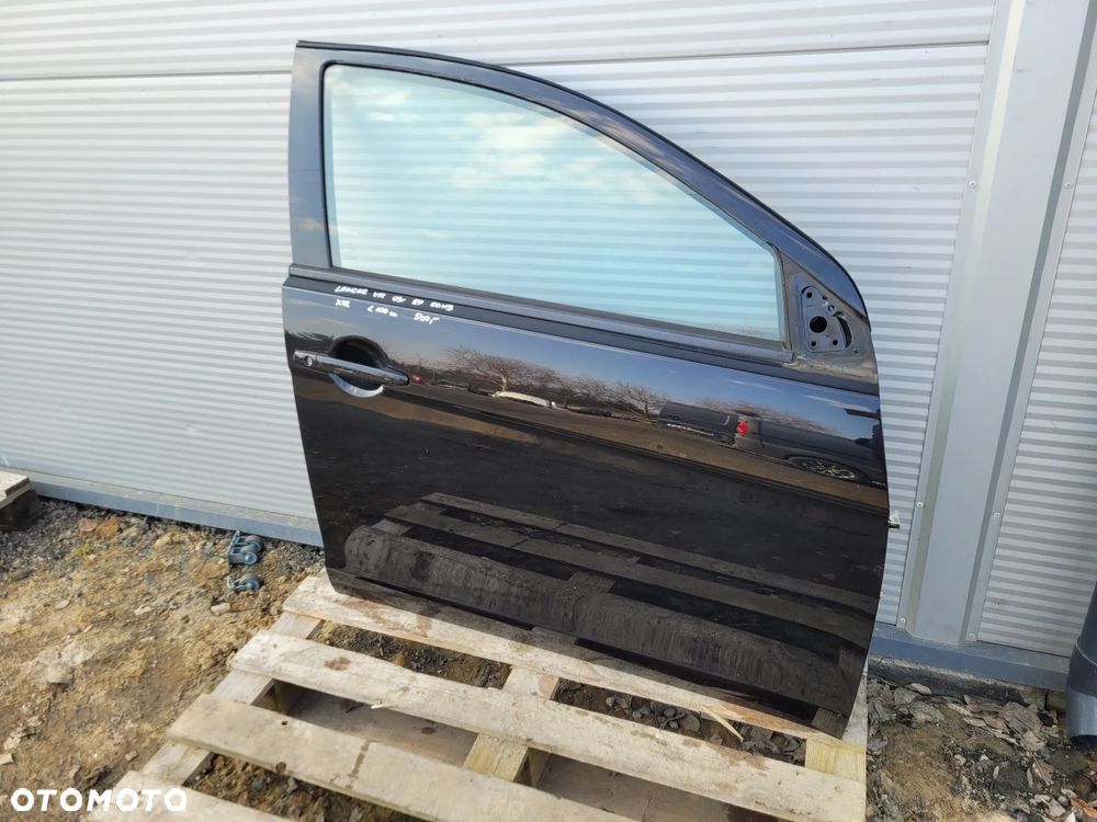 Mitsubishi Lancer VIII 09r 5d hb Drzwi prawy przod X42 - 1