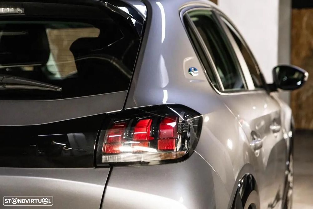 Peugeot e-208 - 12