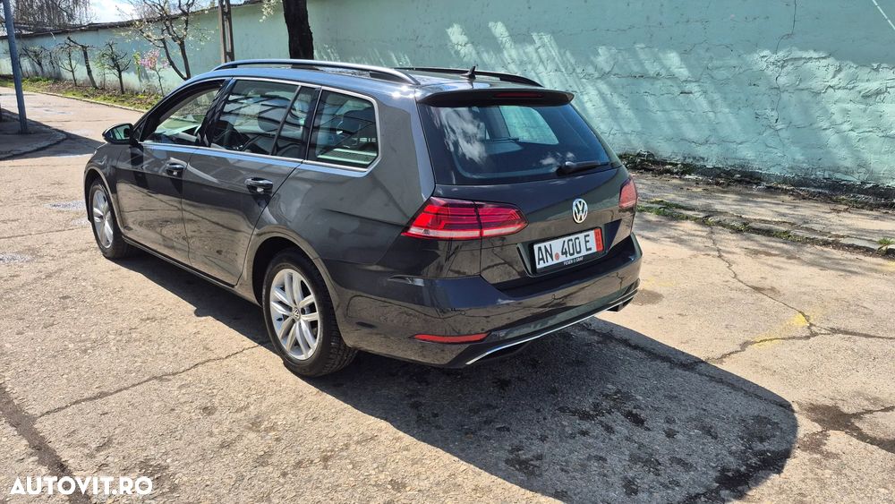 Volkswagen Golf - 22