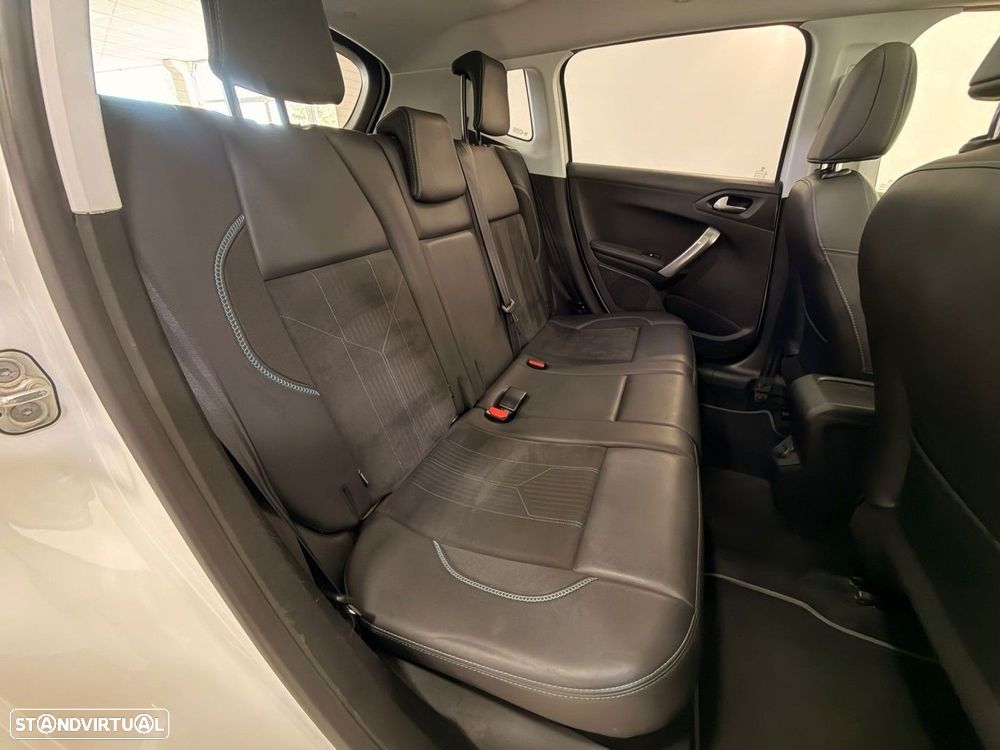 Peugeot 2008 1.6 BlueHDi Crossway - 14