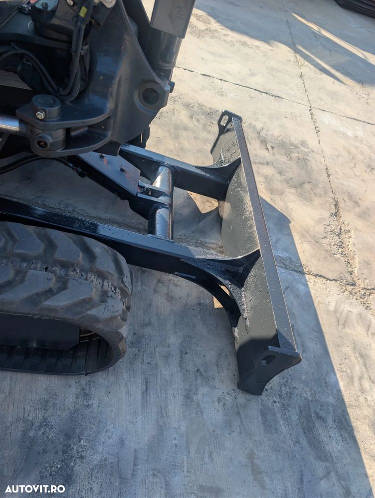 Hitachi ZX33U-6, 3,7tone, 2023, 2.291h, CUPLA RAPIDA HIDR+3 CUPE NOI, lama nivelare, ad sapare 3,5m, latime 1,55m, inst picon pe brate, aer conditionat, radio, produs in JAPONIA, posibil leasing 4 ani-PROMOTIE 36.900 EUR+Tva - 29