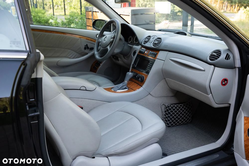 Mercedes-Benz CLK - 11