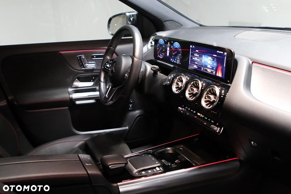 Mercedes-Benz GLA 250 4-Matic AMG Line - 27