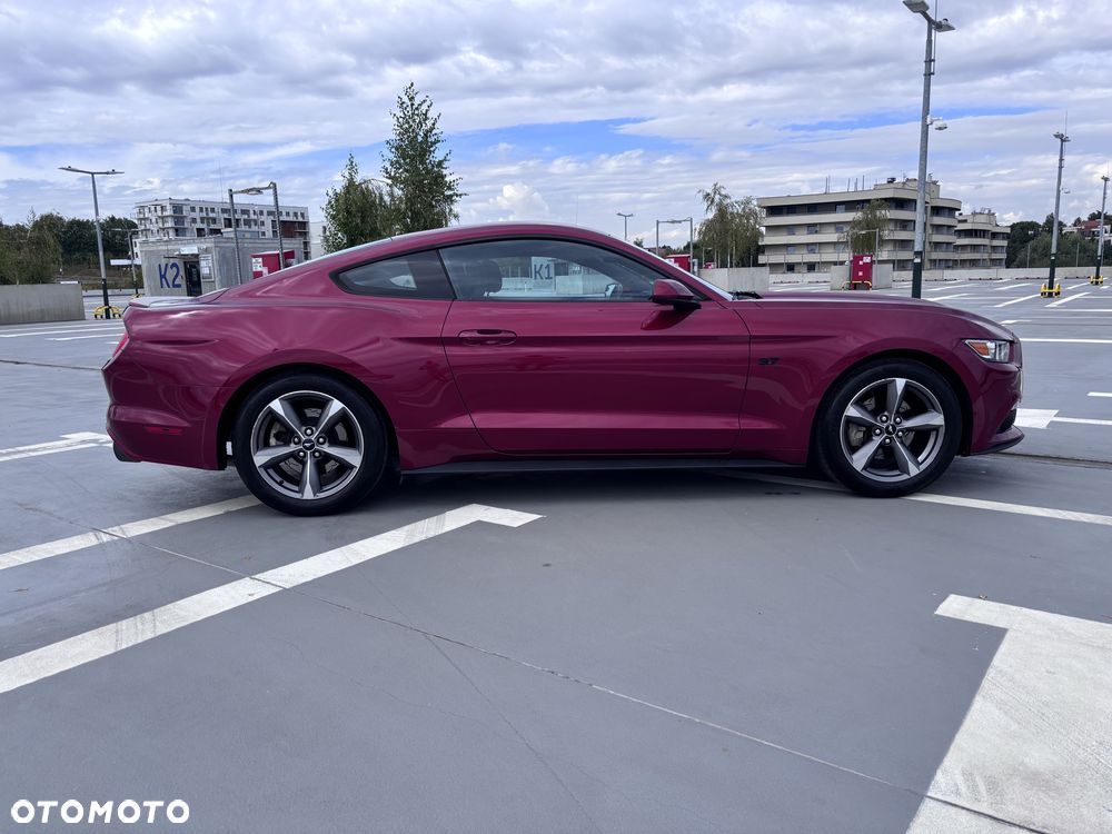 Ford Mustang - 7