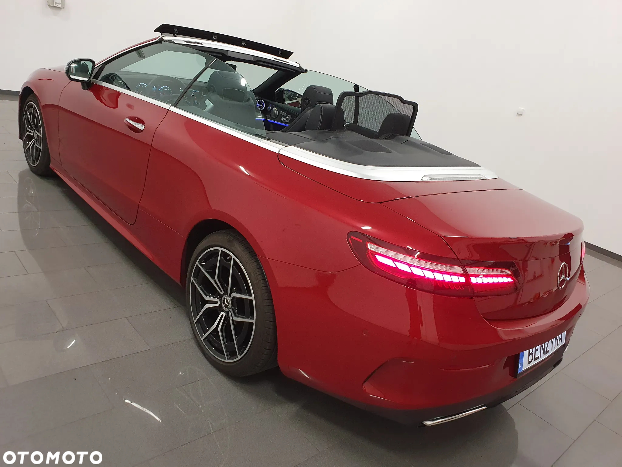 Mercedes-Benz Klasa E 300 Cabrio 9G-TRONIC AMG Line - 34