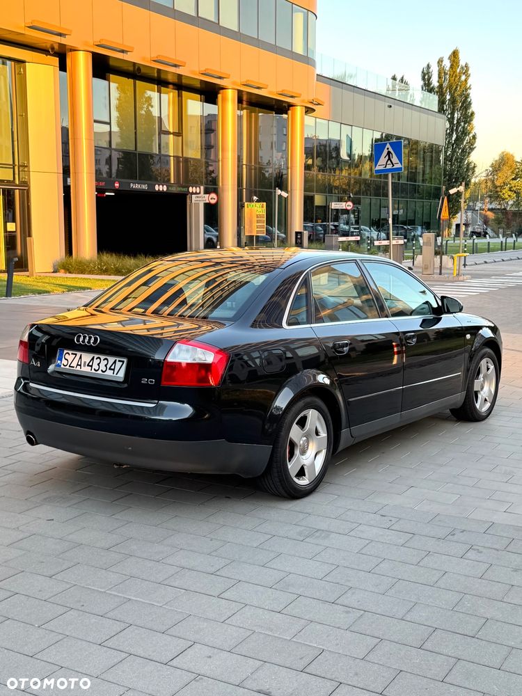 Audi A4 Limousine - 4
