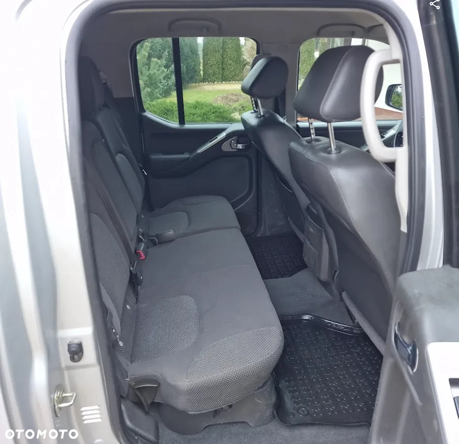 Nissan Navara 2.5 TDi Comfort / SE - 9