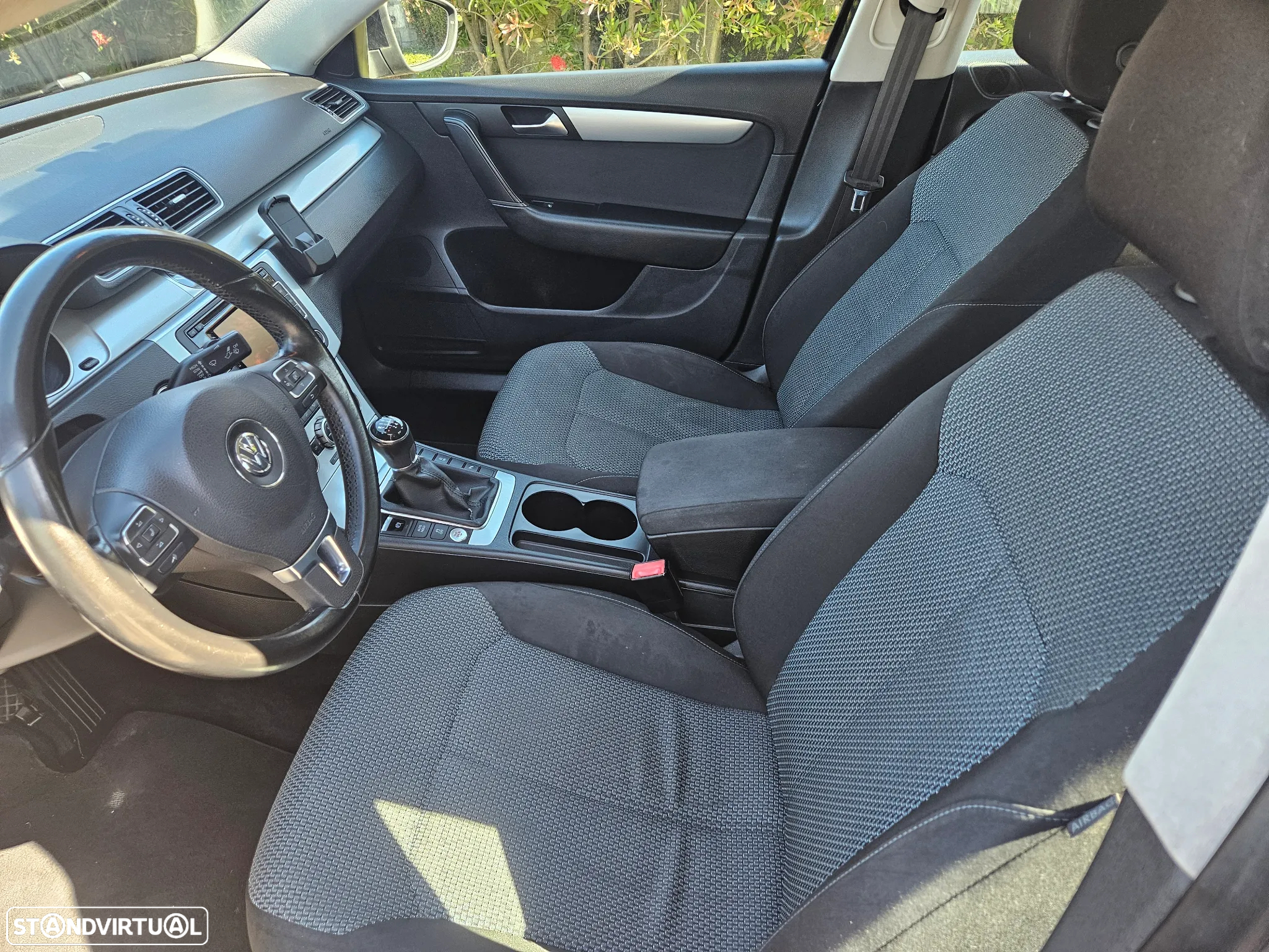 VW Passat 1.6 TDI BlueMotion Comfortline - 9