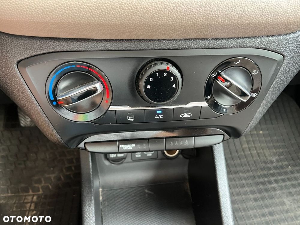 Hyundai i20 1.1 CRDi Style - 11