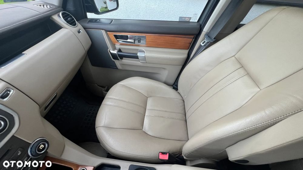 Land Rover Discovery 3.0D V6 HSE - 11
