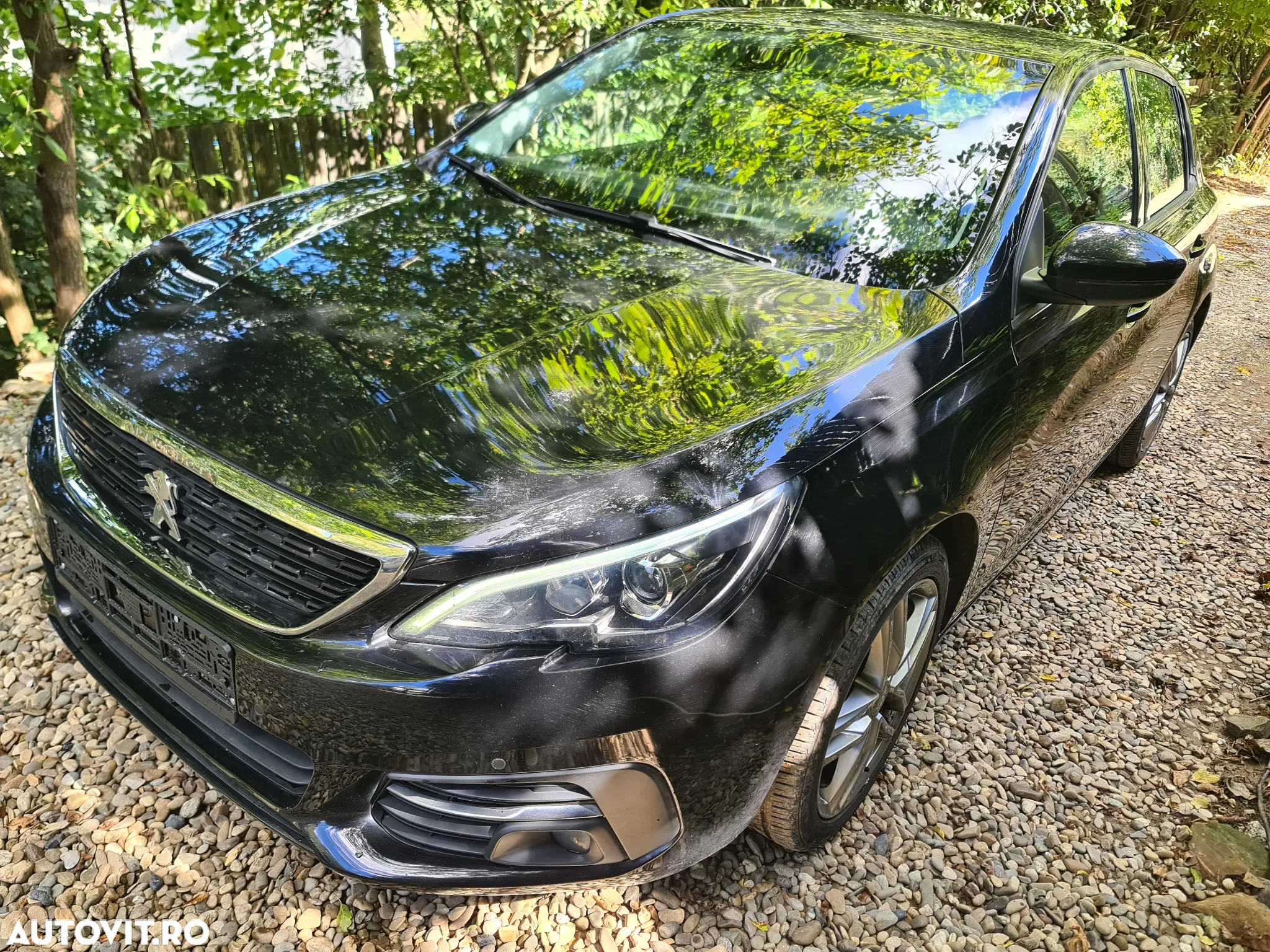 Peugeot 308 1.2 L PureTech Turbo S&S Allure - 14