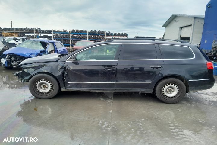 Punte spate Volkswagen VW Passat B6 [2005 - 2010] wagon 5-usi 2.0 Blu - 7