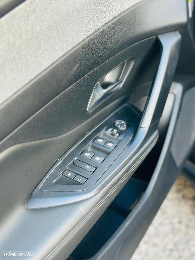 Peugeot 308 1.5 BlueHDi Allure EAT8 - 6