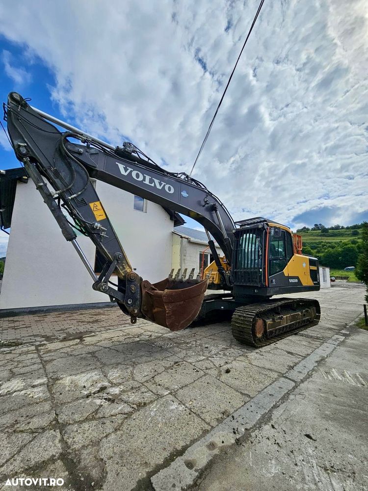 Volvo EC 220 E NL - 1