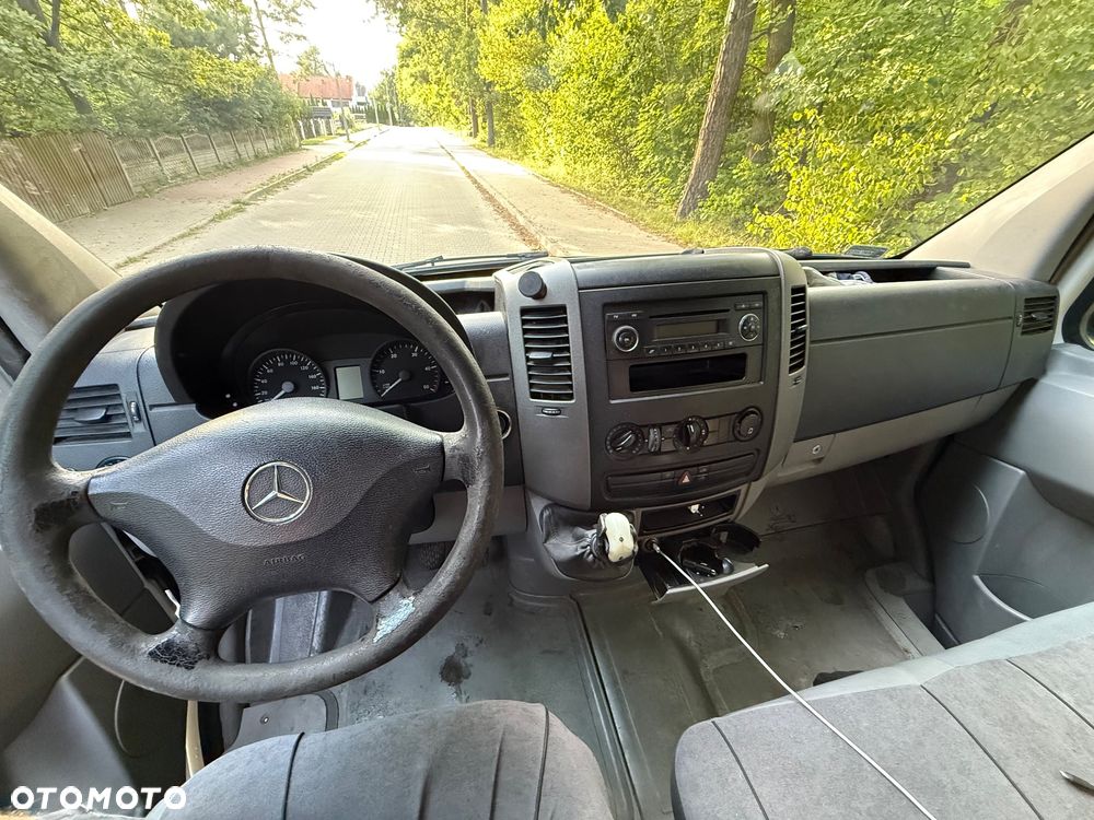 Mercedes-Benz Sprinter - 13
