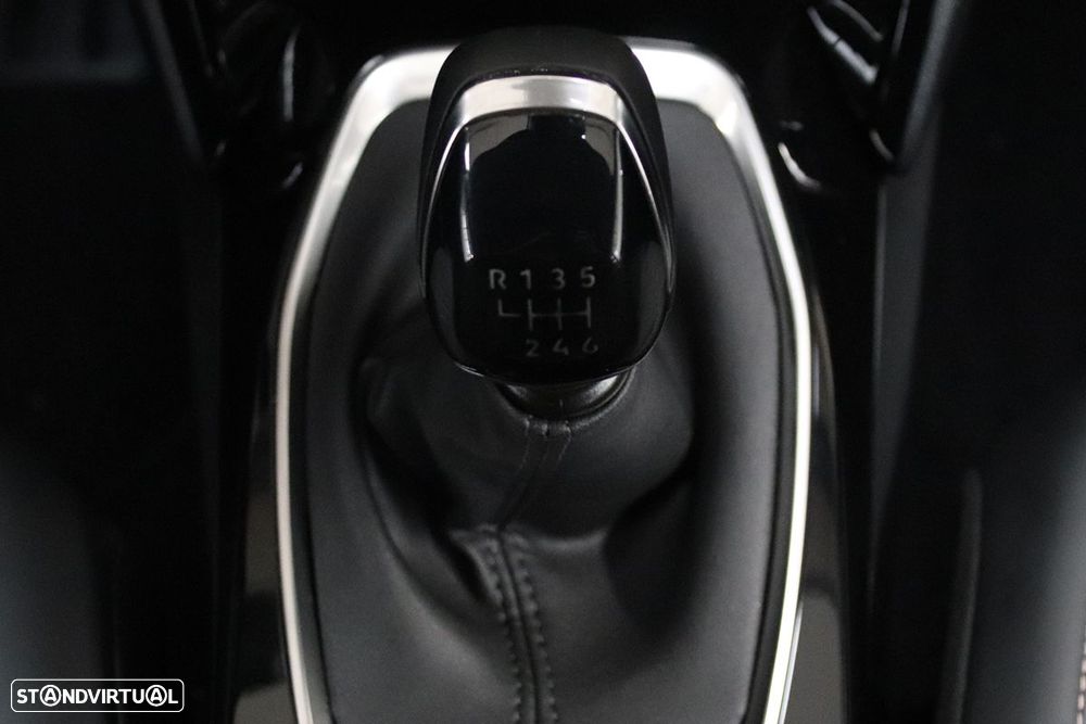 Peugeot 2008 1.2 PureTech Allure - 14