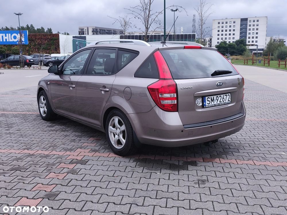 Kia Ceed - 5