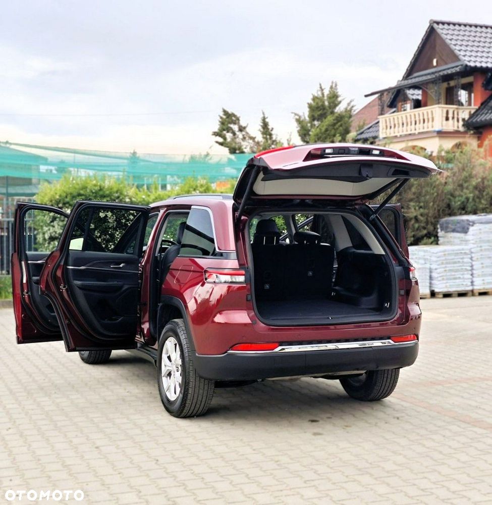 Jeep Grand Cherokee - 29