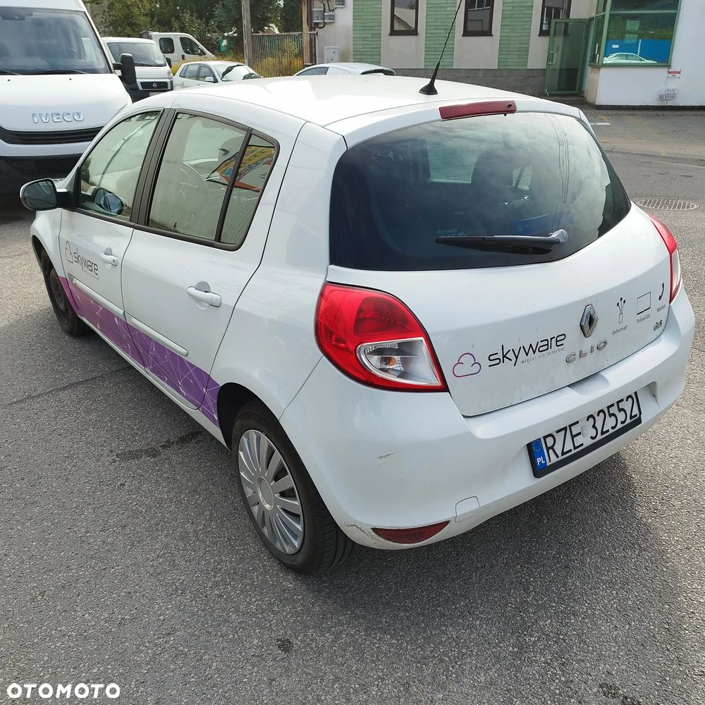 Renault Clio - 10