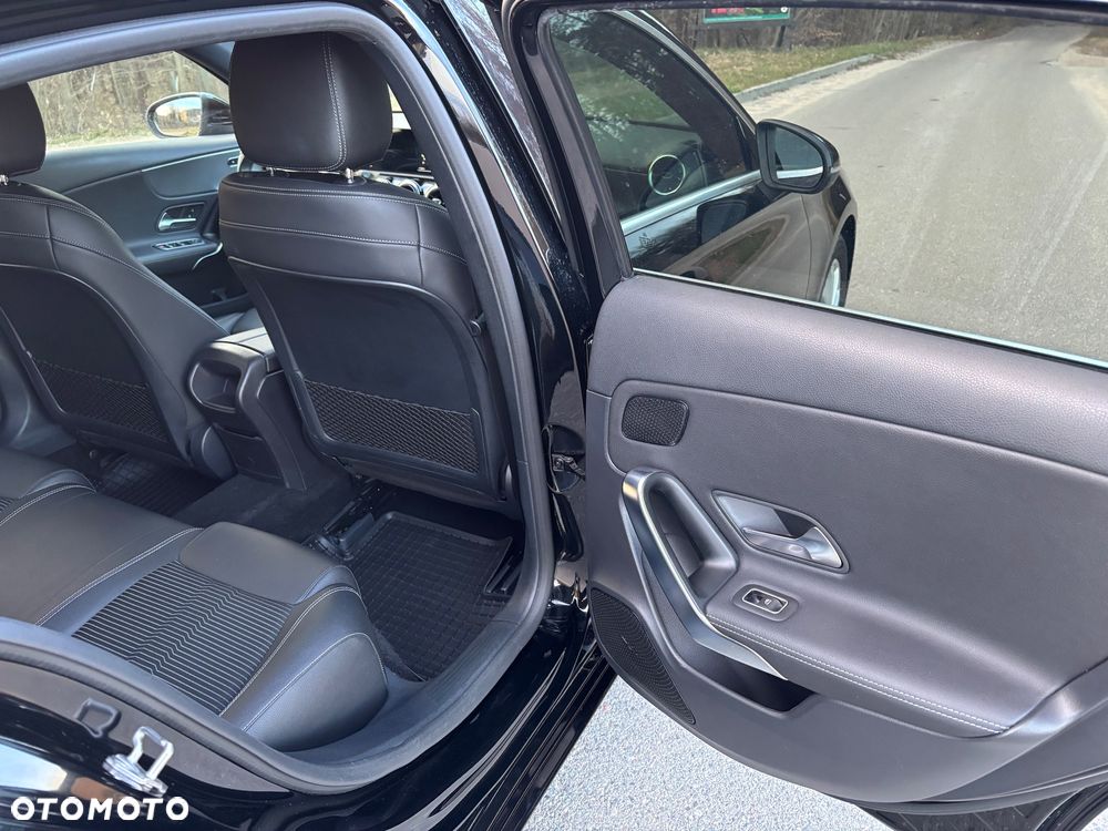 Mercedes-Benz Klasa A 180 7G-DCT Progressive - 24