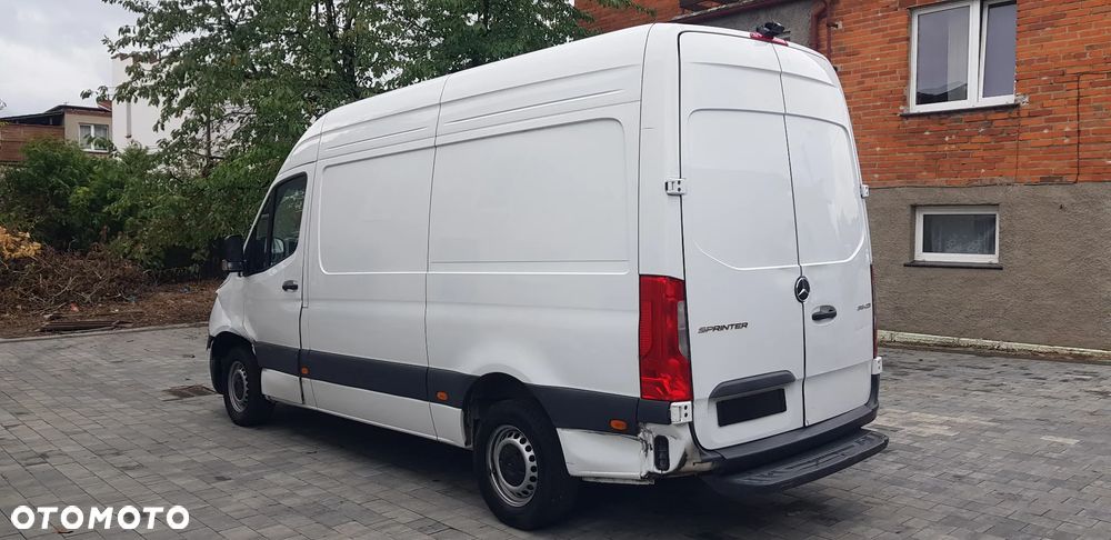 Mercedes-Benz Sprinter - 8