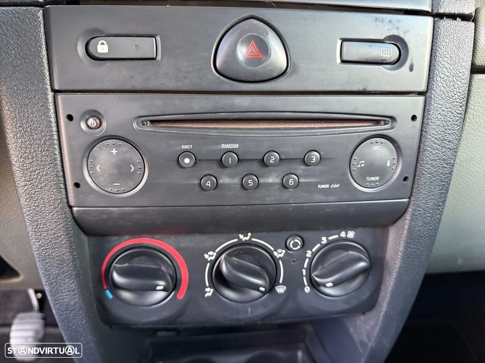 Renault Clio 1.2 16V S - 8