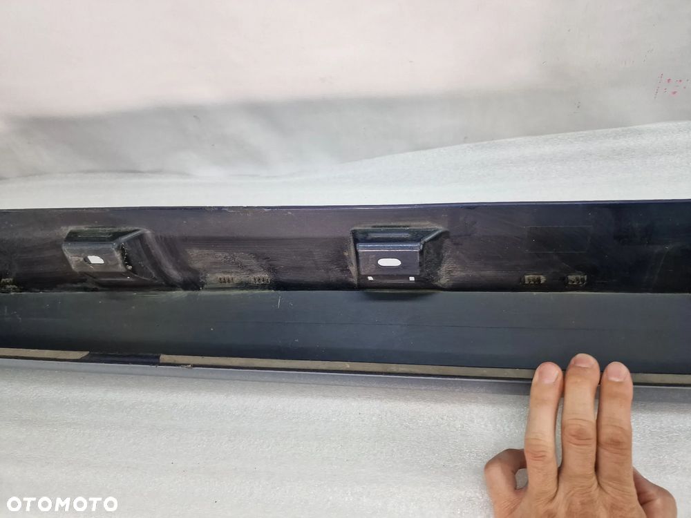 VW PASSAT B8 3G0 14- LISTWA PROGOWA / NAKŁADKA PROGU , KOLOR GRANATOWY METALIK , NR 3G0853857F , NR AUKCJI PR348 - 15