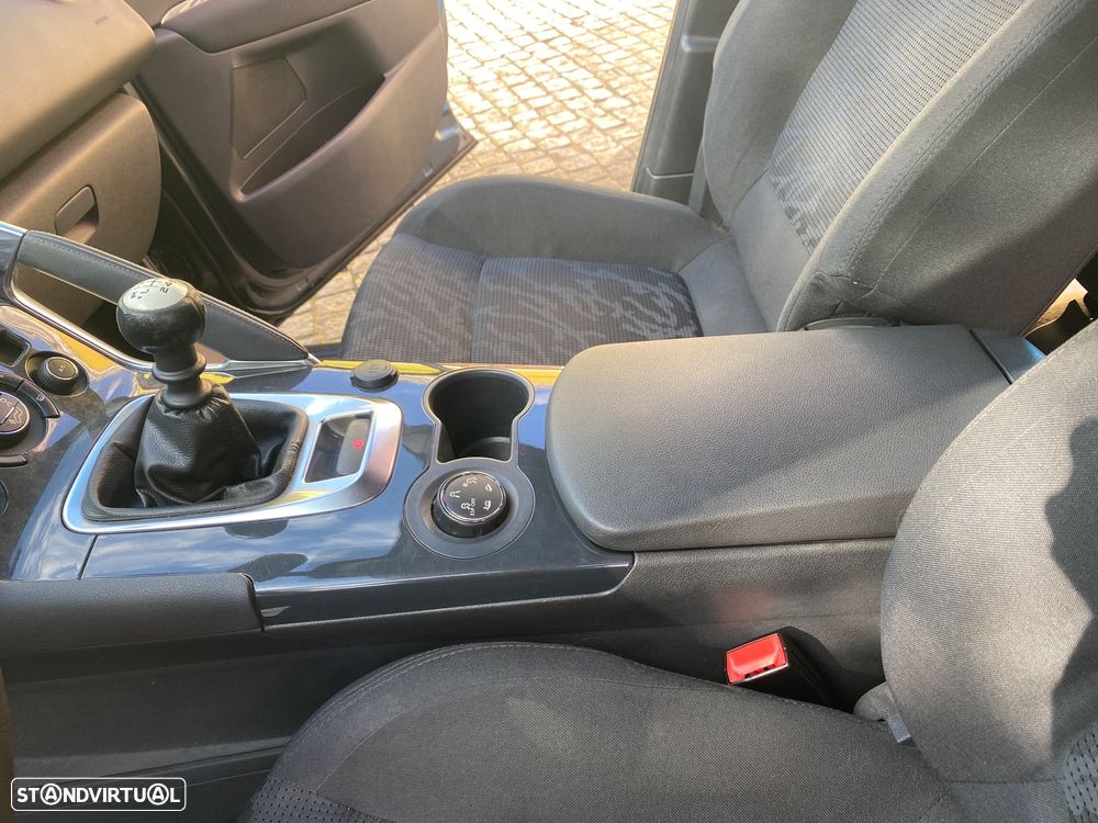 Peugeot 3008 1.6 HDi Active - 24