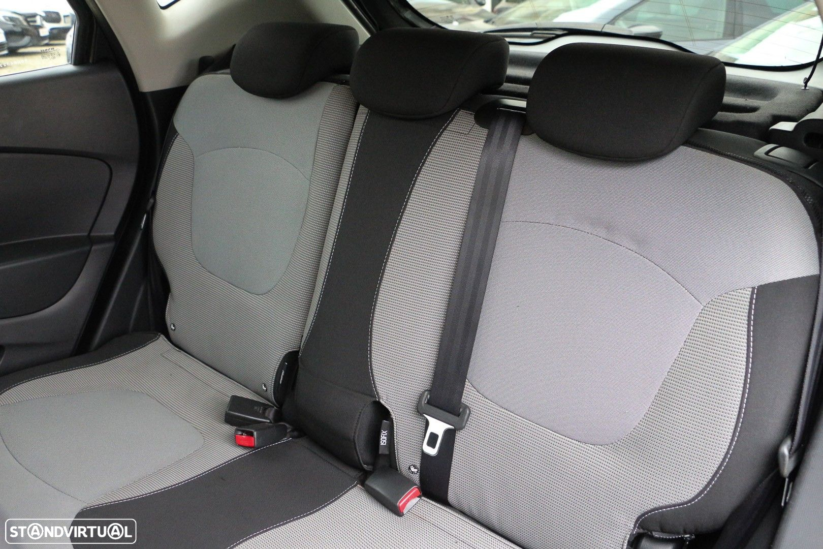 Renault Captur 1.5 dCi Exclusive - 19