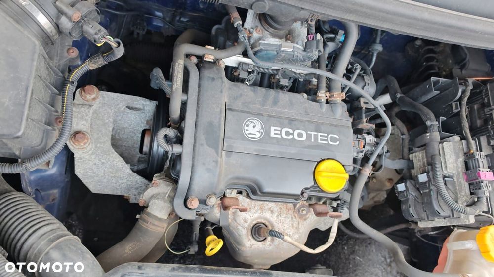 opel corsa d silnik 1.0 benzyna 65km a10xep kompletny film 2010 - 1