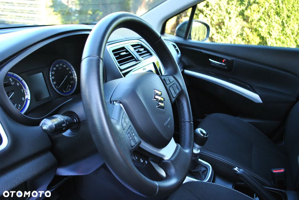 Suzuki SX4 S-Cross 1.4 T Premium - 34