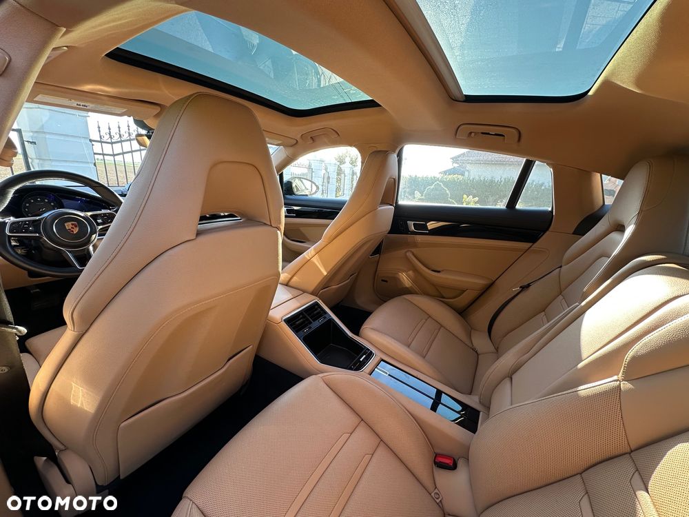 Porsche Panamera 4 - 13