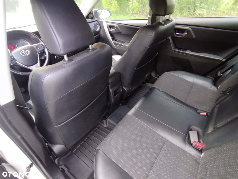 Toyota Auris 1.6 Dynamic - 2