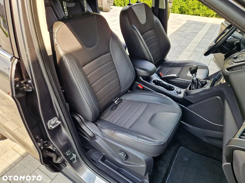 Ford Kuga 2.0 TDCi 2x4 Business Edition - 19
