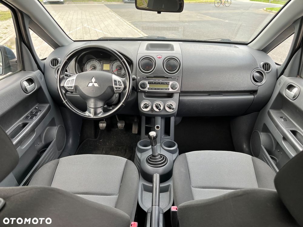 Mitsubishi Colt - 12