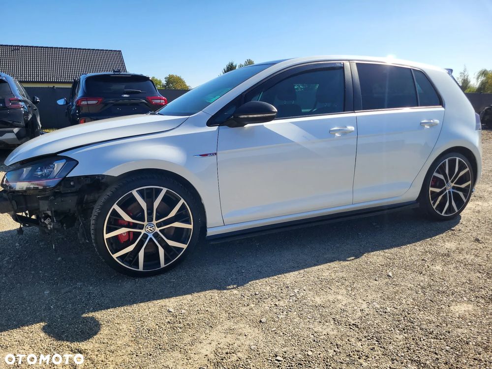 Volkswagen Golf GTI 2.0 TSI OPF Performance - 14