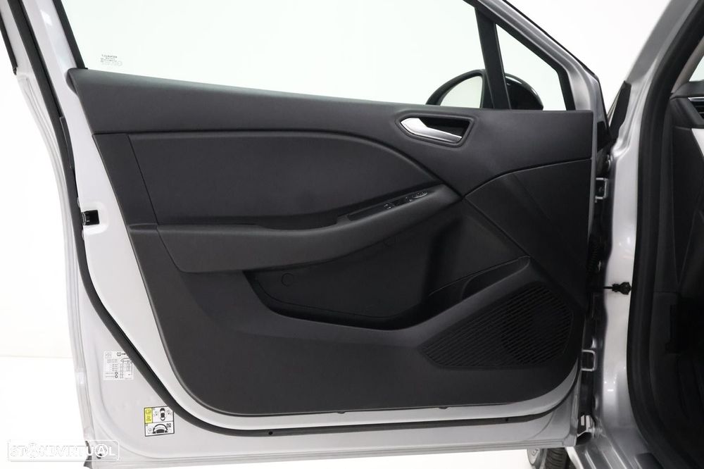 Renault Clio 1.0 TCe Limited CVT - 11