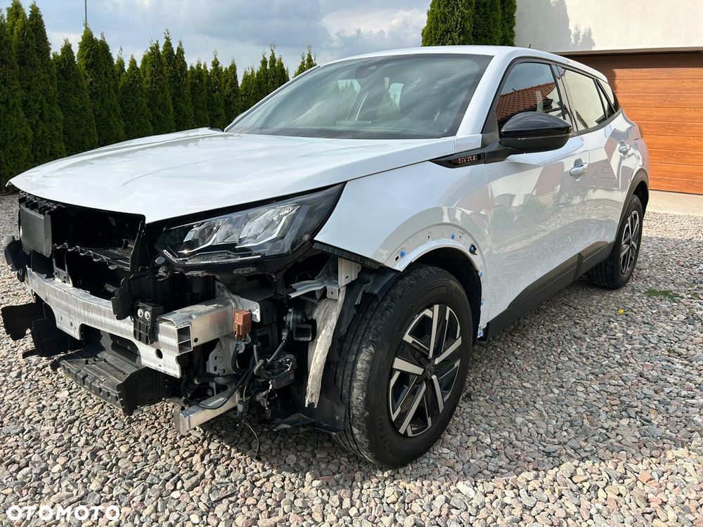 Peugeot 2008 Hybrid 136 e-DSC Style - 16