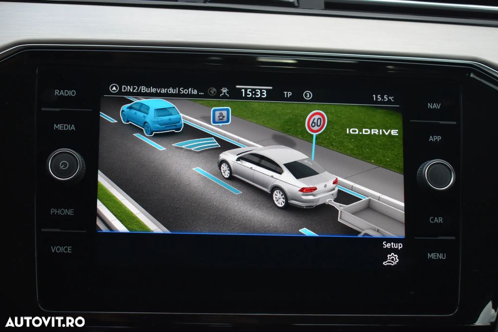 Volkswagen Passat 2.0 TDI DSG Highline - 23